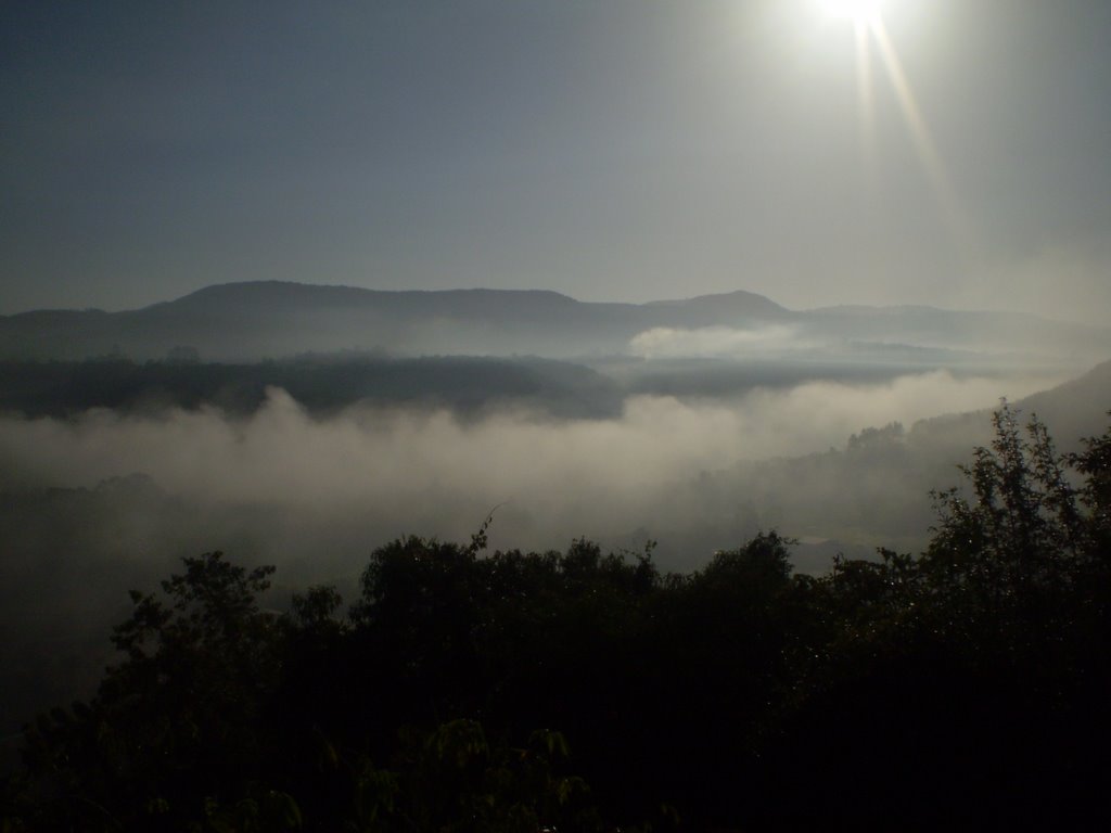 Buraco do Diabo com neblina by Rodrigo Borges