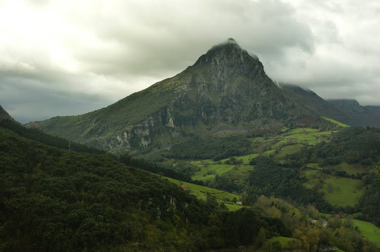 Monte San Vicente by P.Eljas