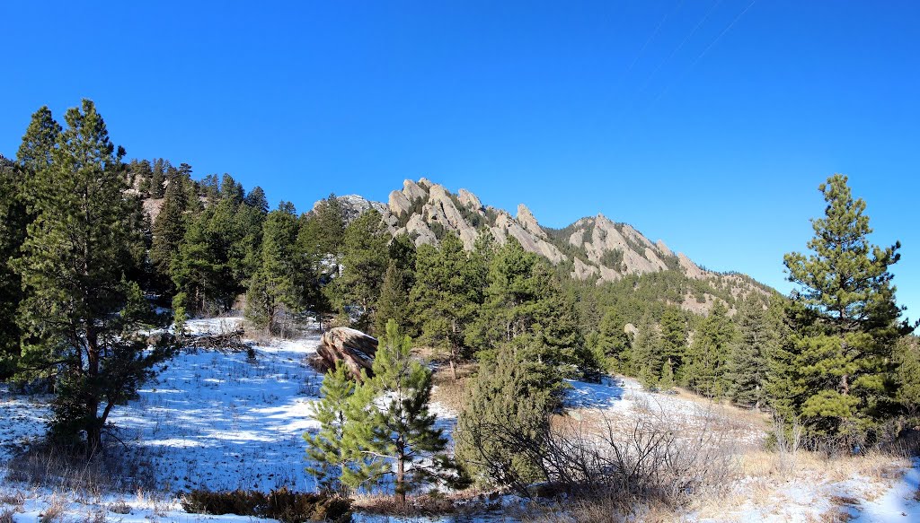 Dinosaur Mountain viewed from Mesa Trail by Meinhardt Greeff