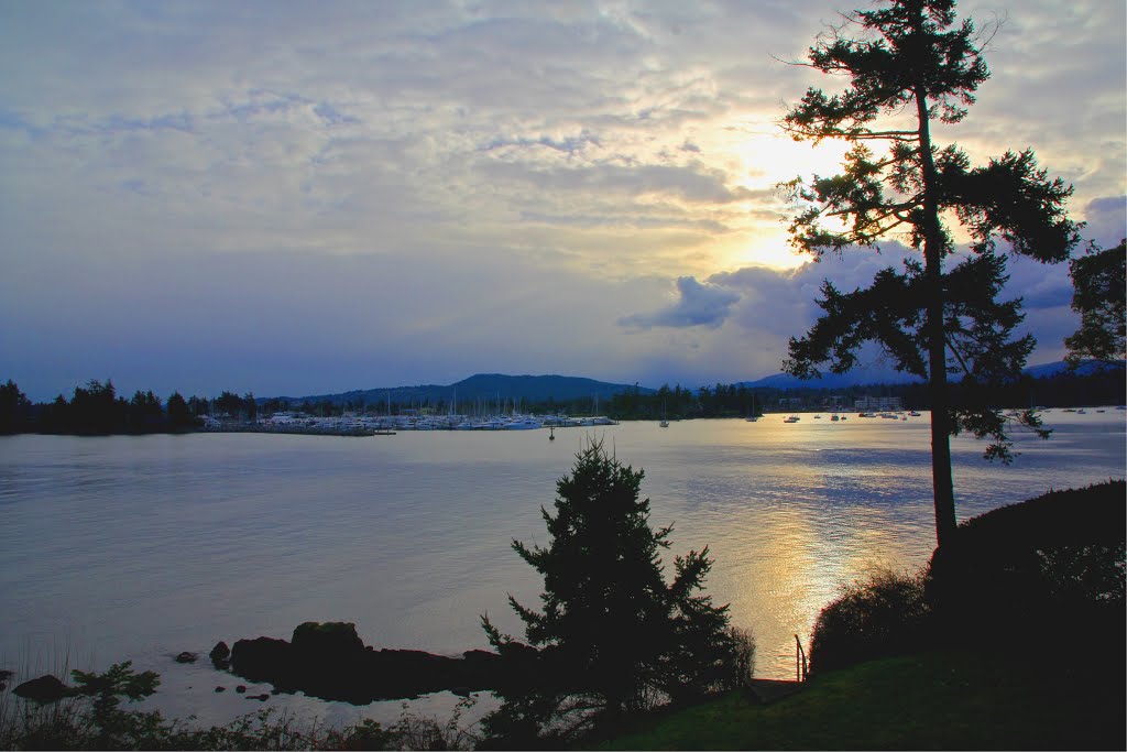 North Saanich Sunset by CapnLance