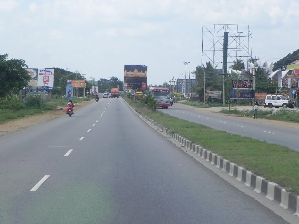 Bangalore to Mysore Highway by sban1998