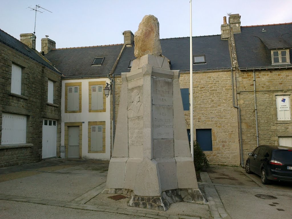 Morbihan La Trinite-sur-Mer Place Eglise Monument Morts by rene boulay