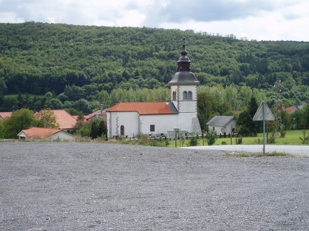 Small church in Razdrto by Leszek Wincenciak