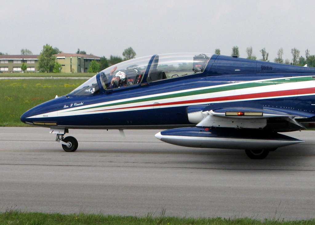 Rivolto; Airshow Frecce Tricolori 1/5/2008 by Claudio Pedrazzi