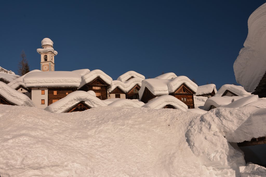 Valle Maggia, Bosco Gurin 1503 m.s.l.m. by Marco Rey