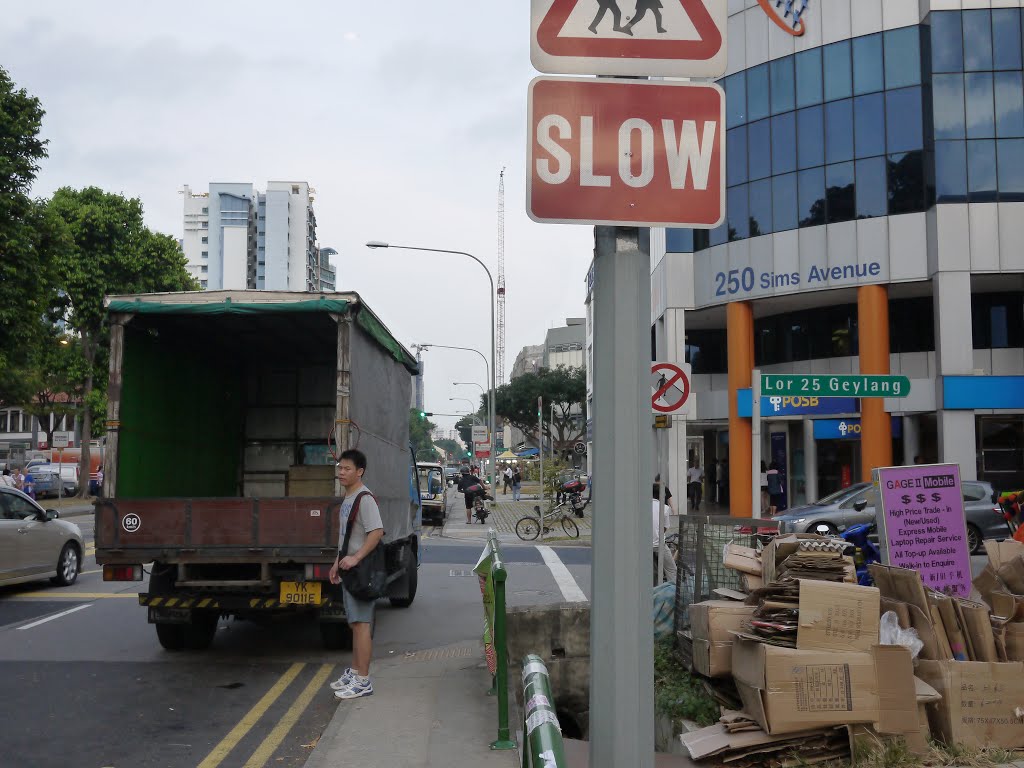 Geylang in the Afternoon by Sven Mueller