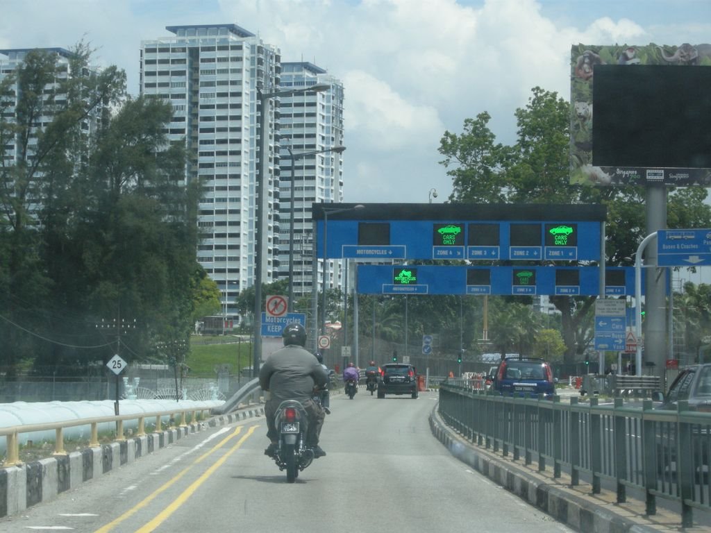 Entrance of Woodlands checkpoint by butch24h