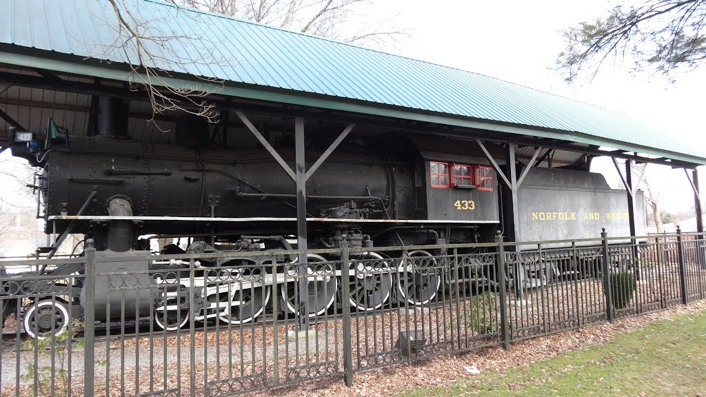 Norfolk and Western Locomotive, Abingdon, VA by chfstew