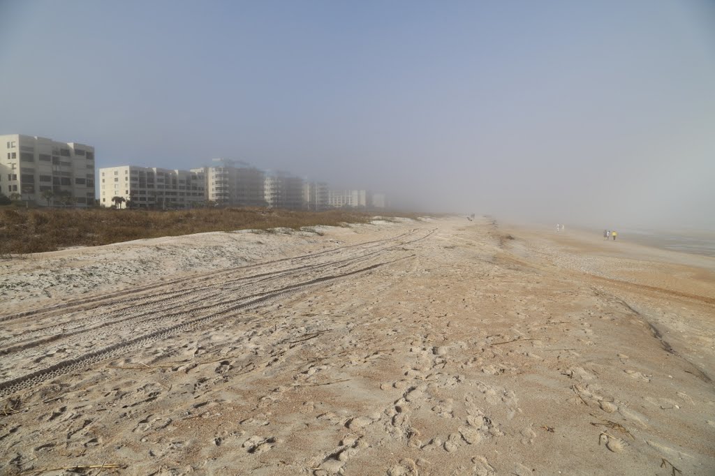 Beach in fog by Walter_Arksey