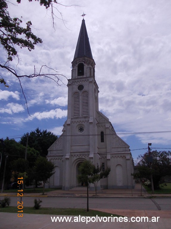 Roque Perez - Iglesia San Juan Bautista (www.alepolvorines.com.ar) by alepolvorines