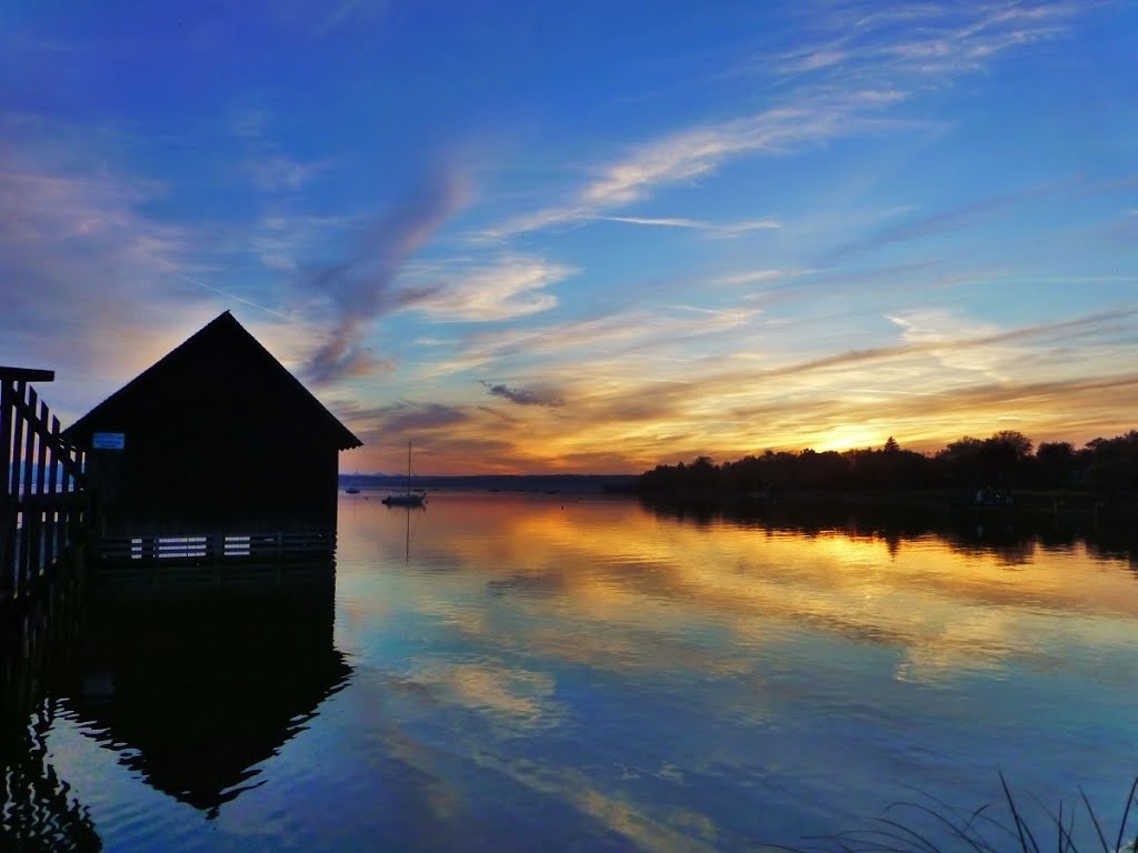 Bootshaus Herrsching (Ammersee) by Martin Beitz