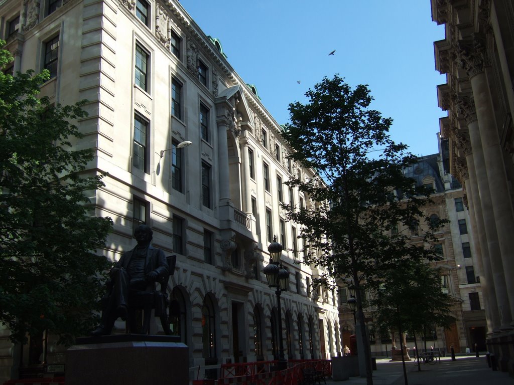 George Peabody Statue, Royal Exchange Buildings, City of London by Severous