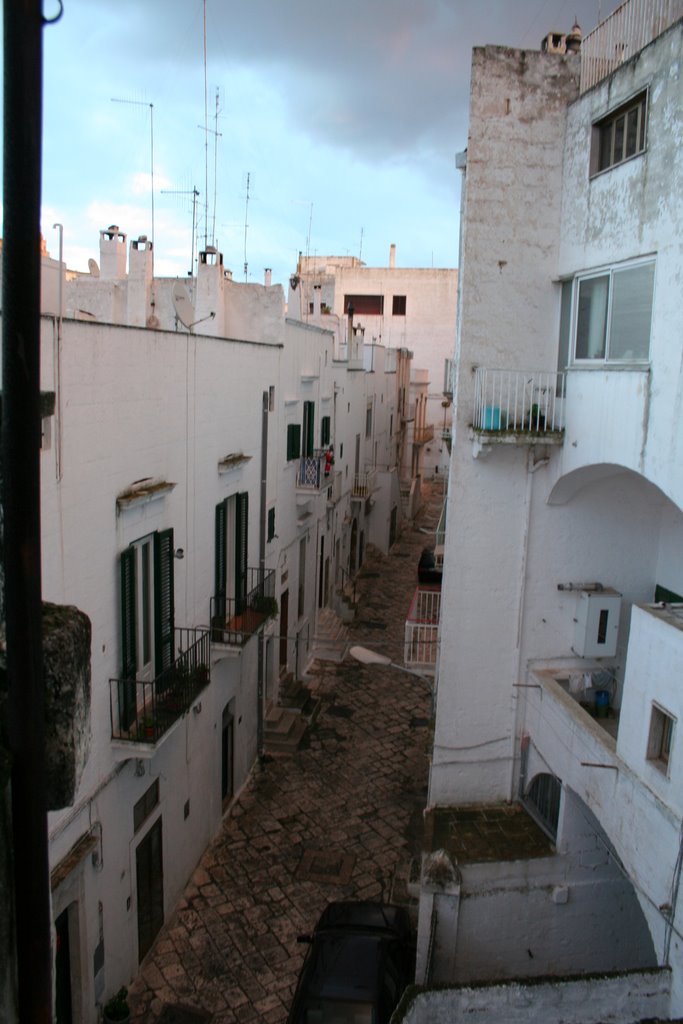 Ostuni, rione "CASALICCHIO" (pressi centro storico) by Pietro VINCENTI