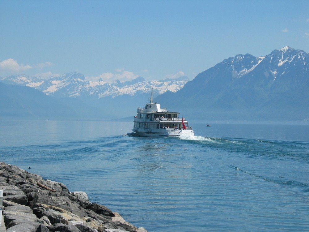 Lac Leman, Lausanne, Switzerland by Thierry Bertschi