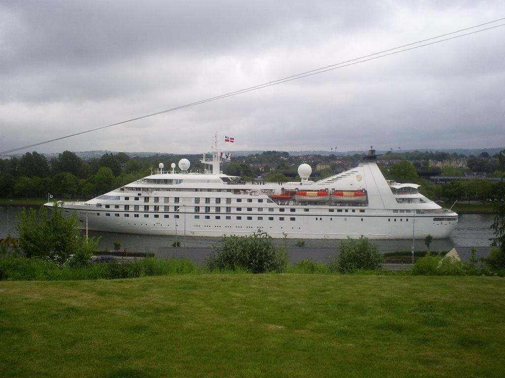 Cruise Ship on the River Lee 17/05/08 by DKinsella