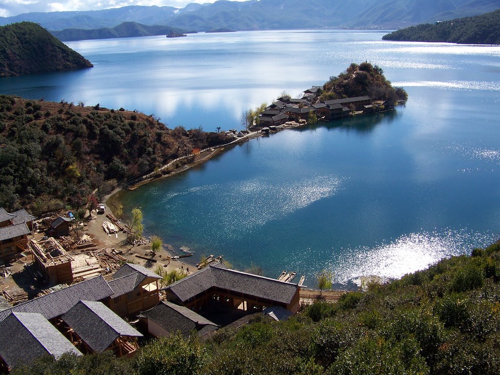 On the lugu road by ShinyZhu