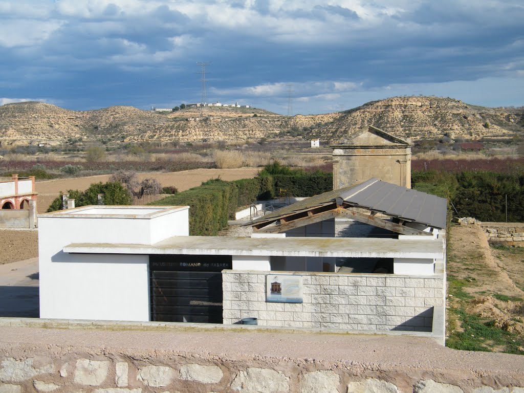 FABARA (ZARAGOZA) EL MAUSOLEO ROMANO DE FABARA, EN LA VEGA DEL RIO MATARRAÑA, A 1 KILOMETRO DEL PUEBLO by JOSE LUIS OROÑEZ