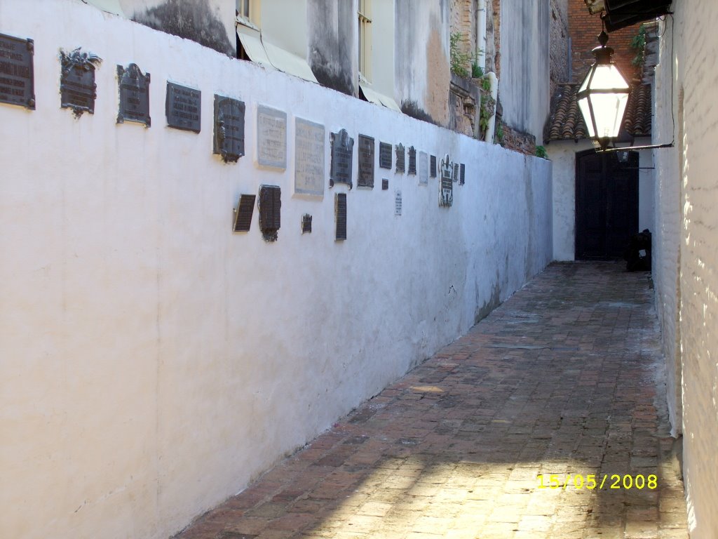 Callejón histórico - Asunción by Cesar Bordón V.