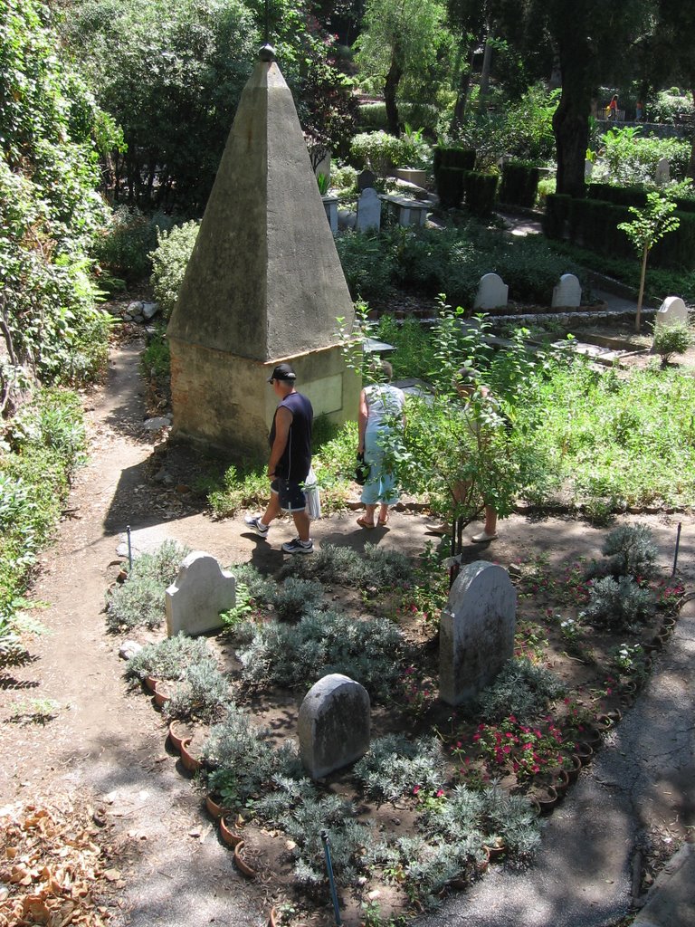 Cementerio en Gibraltar by becanon