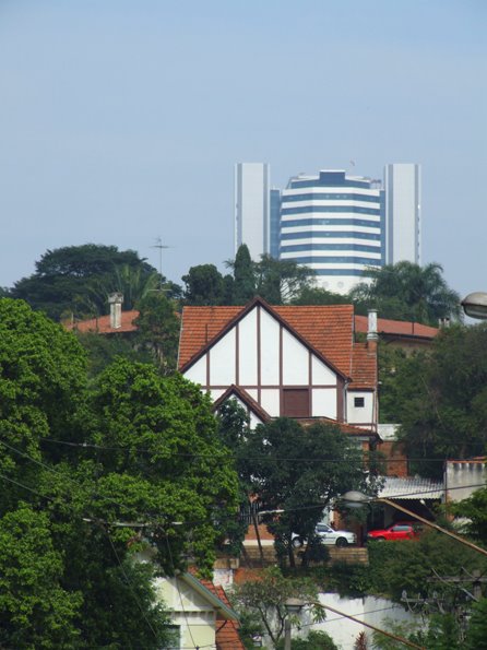 Vista a partir da Rua Armando Penteado by chico saragiotto