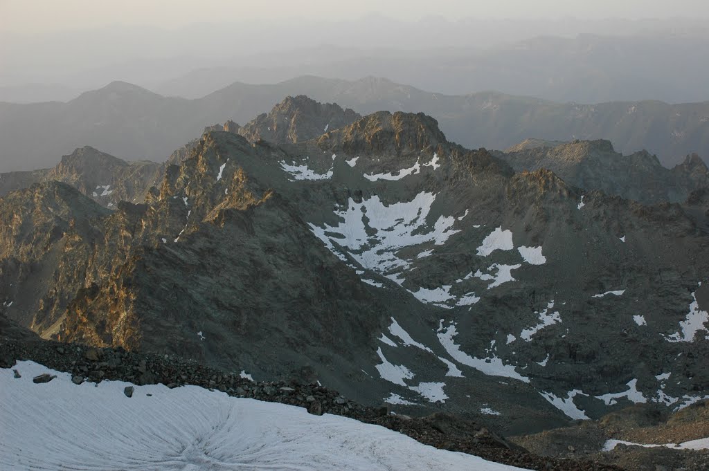 Alba su Cima delle Lobbie, Punta Michelis e Punta Dante dal Ghiacciaio Sella by Luca78