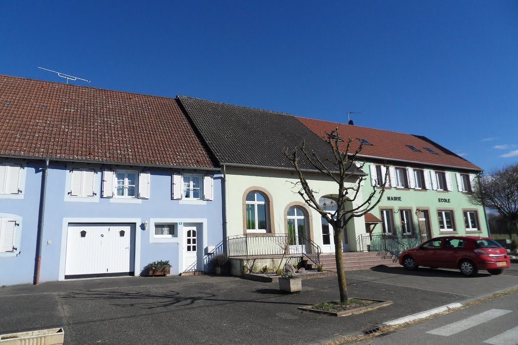 Goerlingen, la mairie et la salle des fêtes by Fredy Thomas