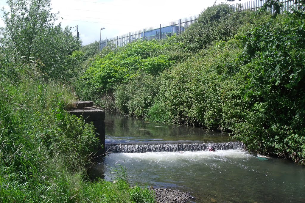 Little waterfall in Bollbrook river by Ronnie Murphy