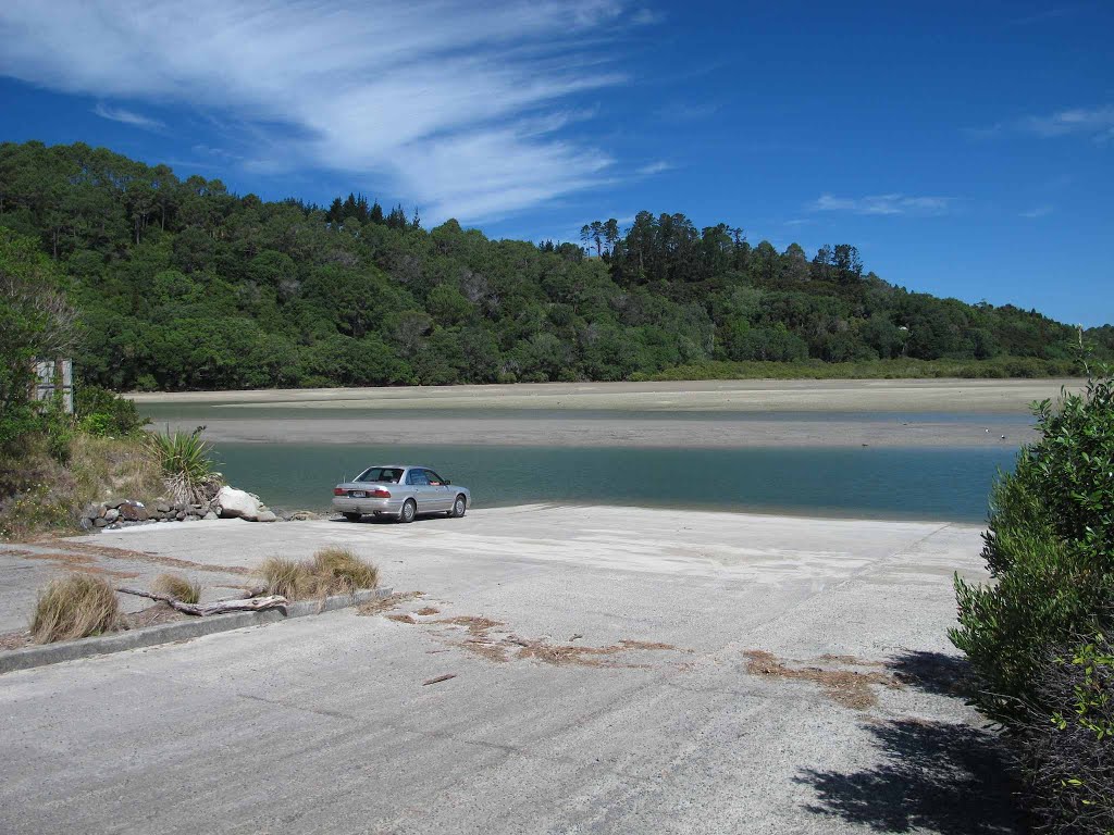 Boat ramp by NZ Frenzy Guidebook (North) www.NzFrenzy.com