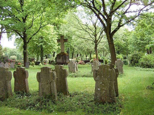 Kriegsgräber auf dem Sudbrackfriedfhof by codero