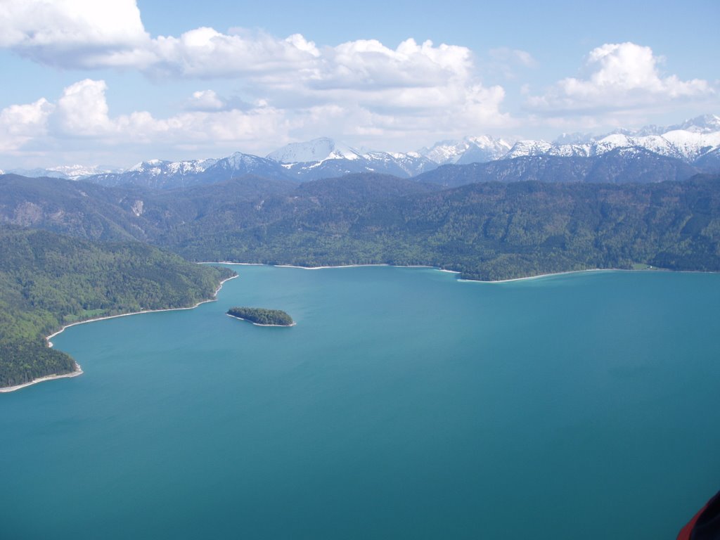 Walchensee, Luftaufnahme aus einem Gyrocopter (www.gyrocopter-stuttgart.de) by Pascal Bouygues