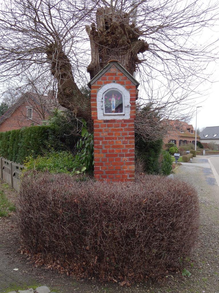 Pijlerkapel Genendijk by Poussemousse