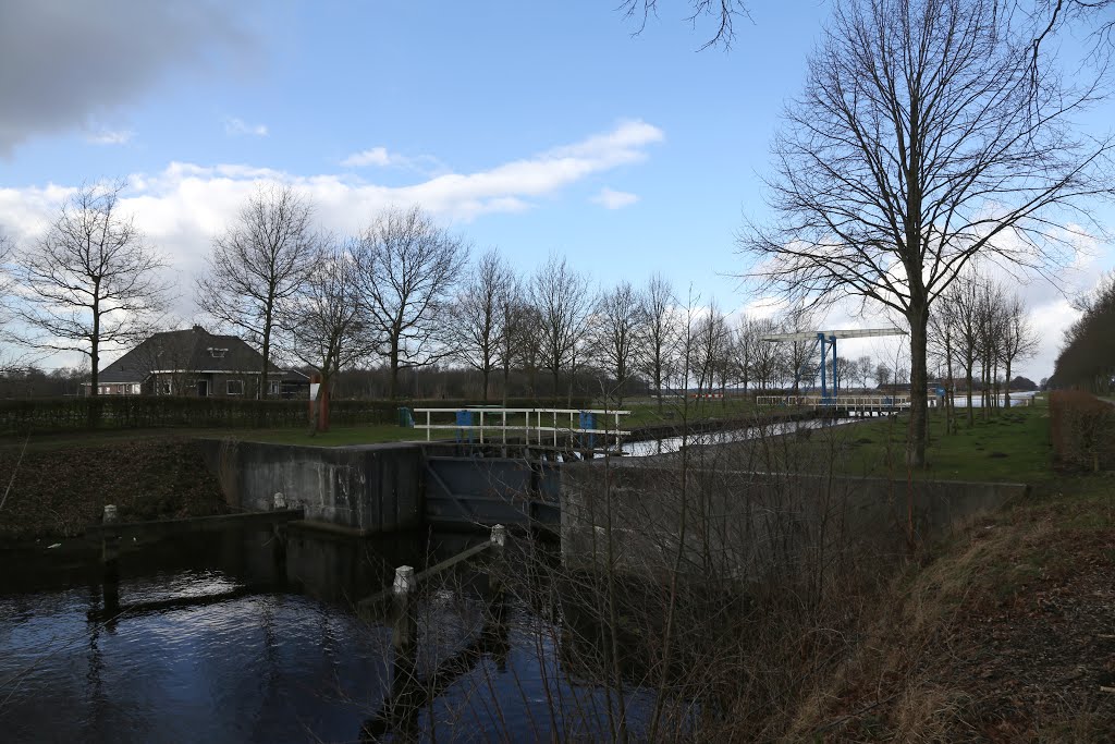 Kanaal Coevoorden Zwinderen by www.binnenvaartinbeeld.com