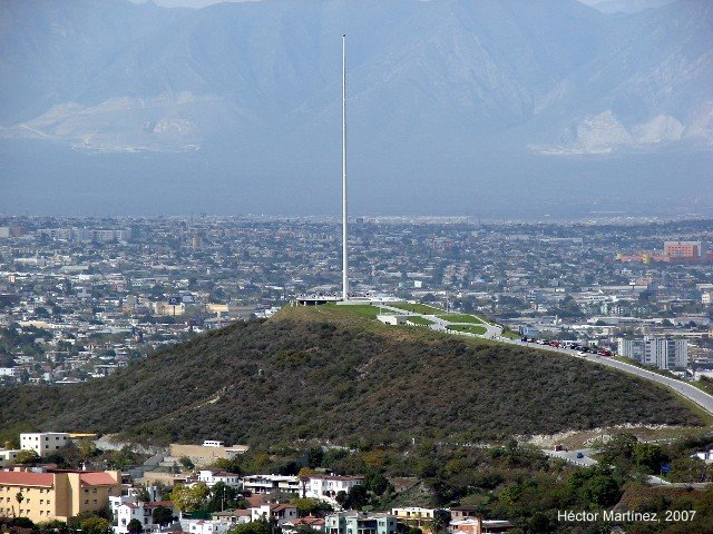 Bandera del Obispado desde la Loma Larga by hector.mtz