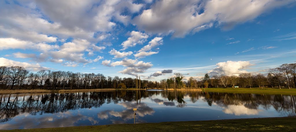 Strandbad-Panorama by Hans Schulder