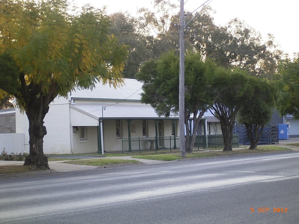 Coonamble - An Old House in Castlereagh St - 2012-09-05 by sandyriva