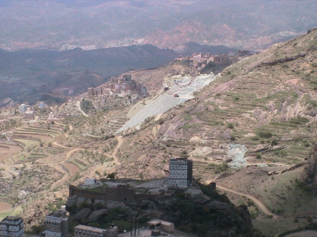 Al Khutayb near Manākhah (Yemen) by Bellosta