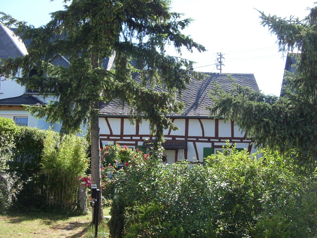 Bauernhaus Bundenbach by Roli Persil