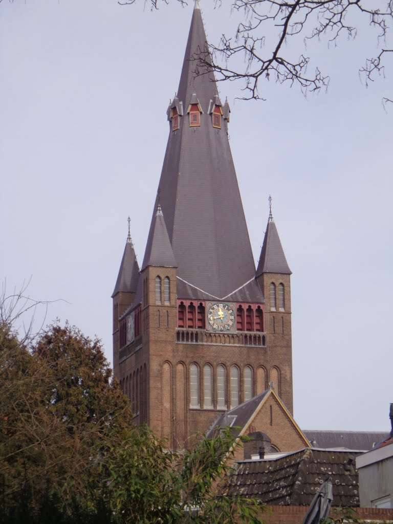 Klokkentoren Laurentiuskerk Ginneken (Breda) by © rdnjc