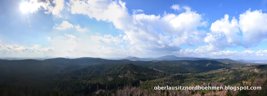 Panorama vom Pfaffenstein zum Hochwald by Robert Knothe