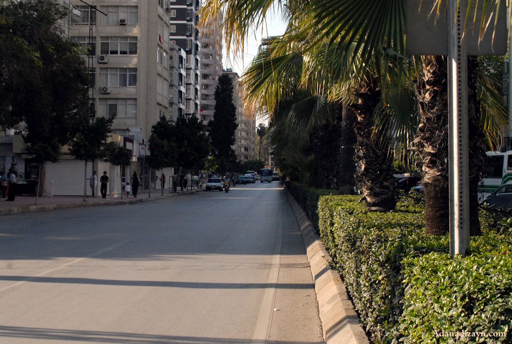 Atatürk Caddesi Seyhan Adana Turkey by Hüseyin Kafadengi