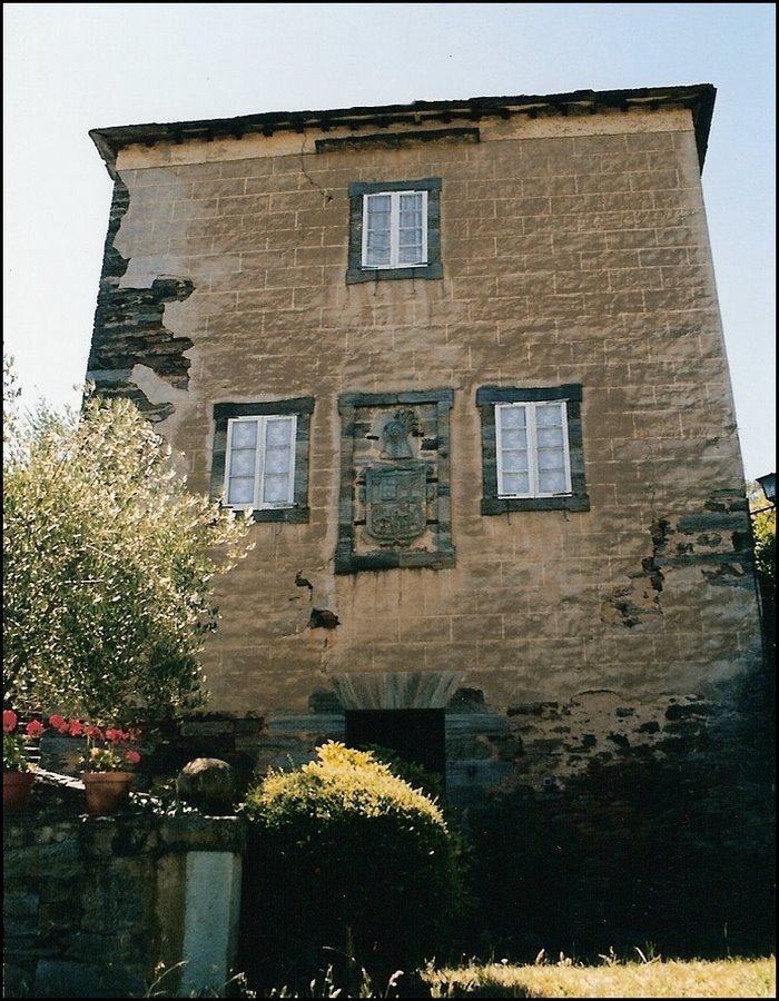 Torre de San Martín del Valledor, Allande. by PAÑEDA