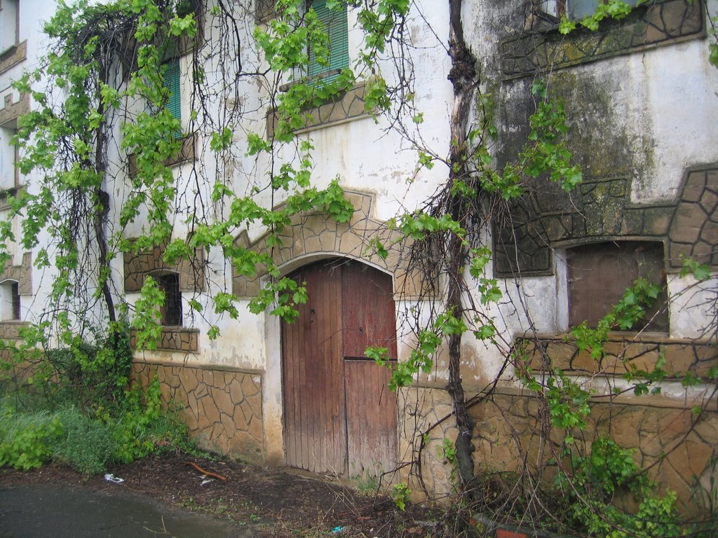 EDIFICIO RURAL by T.Catalá