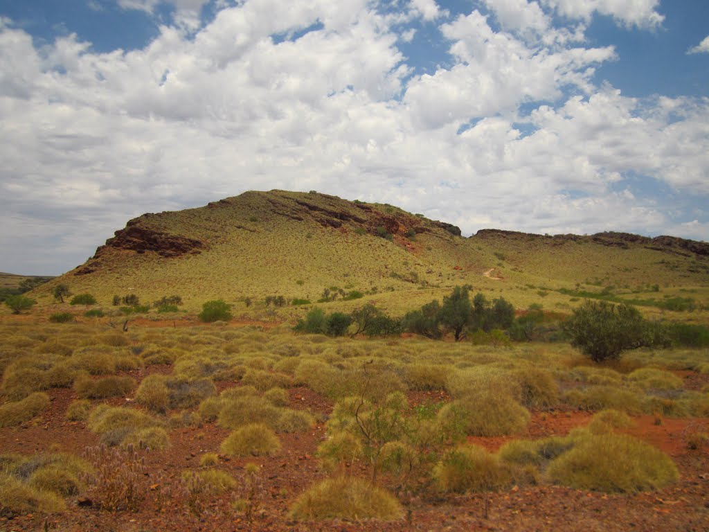 Hills near Mardi, WA by Jason Boyd