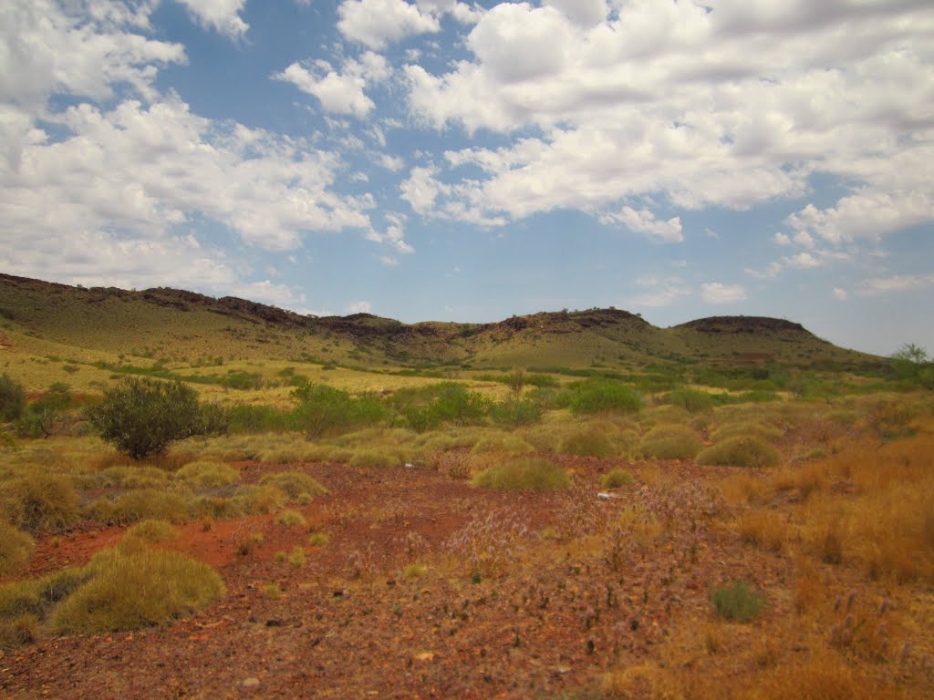 Hills near Mardi, WA by Jason Boyd