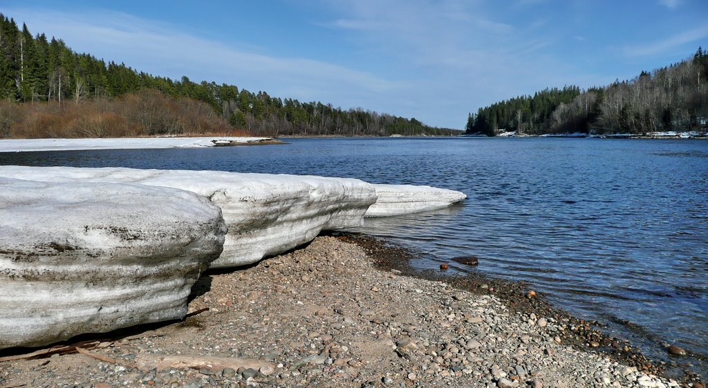 Spring at Umeå River by 4U