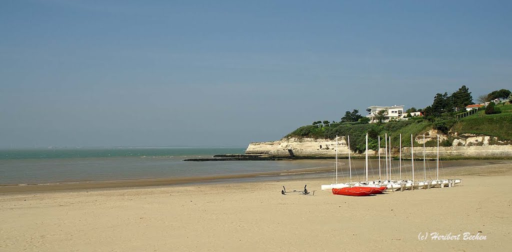 Meschers-sur-Gironde, Charente-Maritime by Heribert Bechen