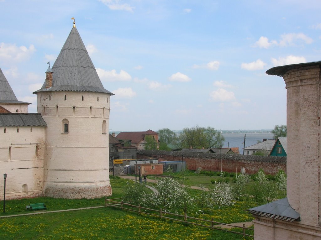 Kremlin, Metropolitan's garden, Nero by Victor Smagin