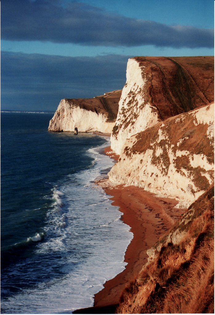 Durdle Door Beach looking towards Swyre Head and Bat's Head, Dorset. by Cindy Rumley