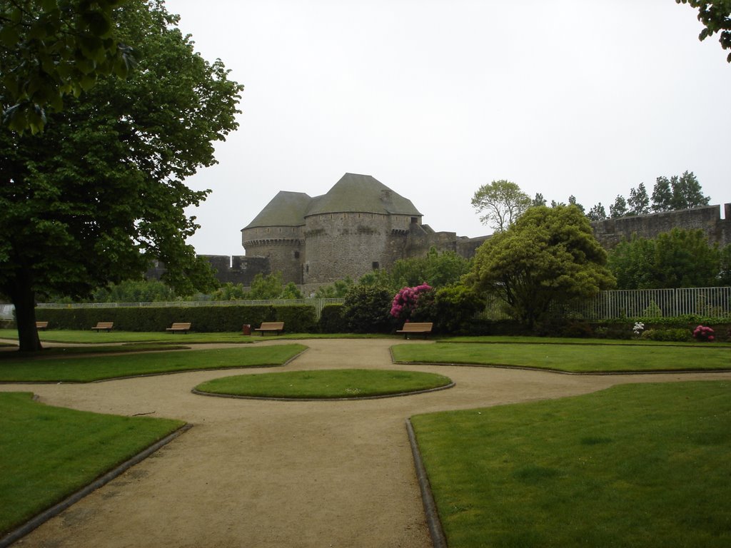 Les jardins du Musée national de la Marine by markf62