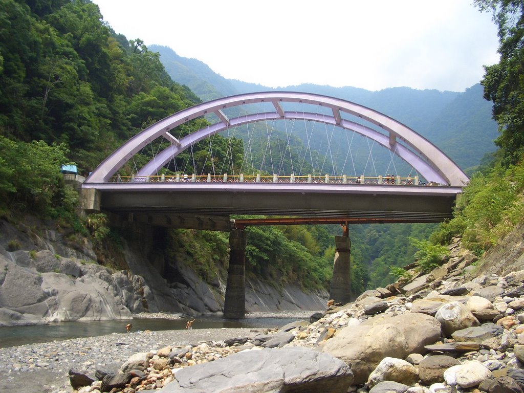 Smangus Bridge over the Takjin Creek, Jianshi Village by hsuehcw